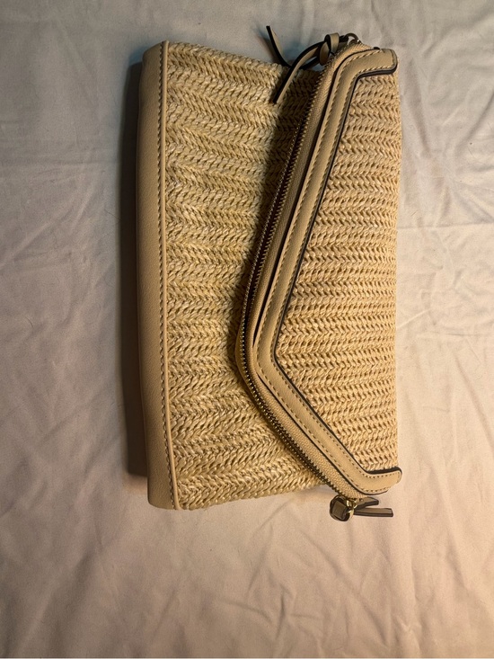 Urban Expressions Handbags - Urban Expressions Woven Straw Shoulder Bag in Beige